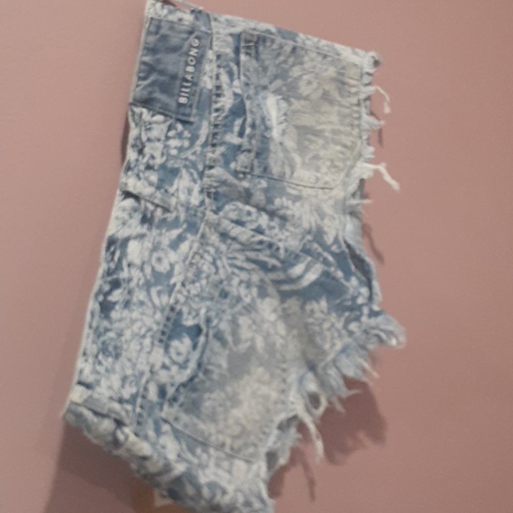 Short - Picture 2 of 3